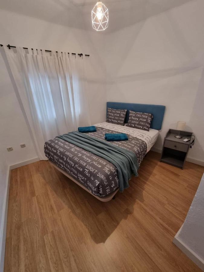 Holidays2Malaga 2 Bedroom Armengual De La Mota Close Shopping Center Kültér fotó