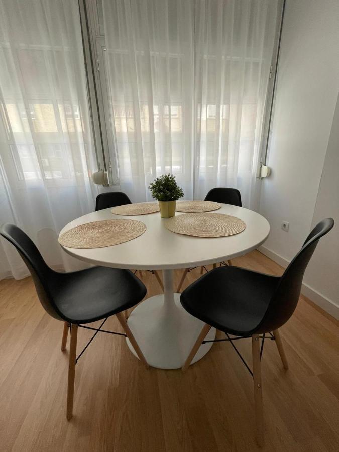 Holidays2Malaga 2 Bedroom Armengual De La Mota Close Shopping Center Kültér fotó