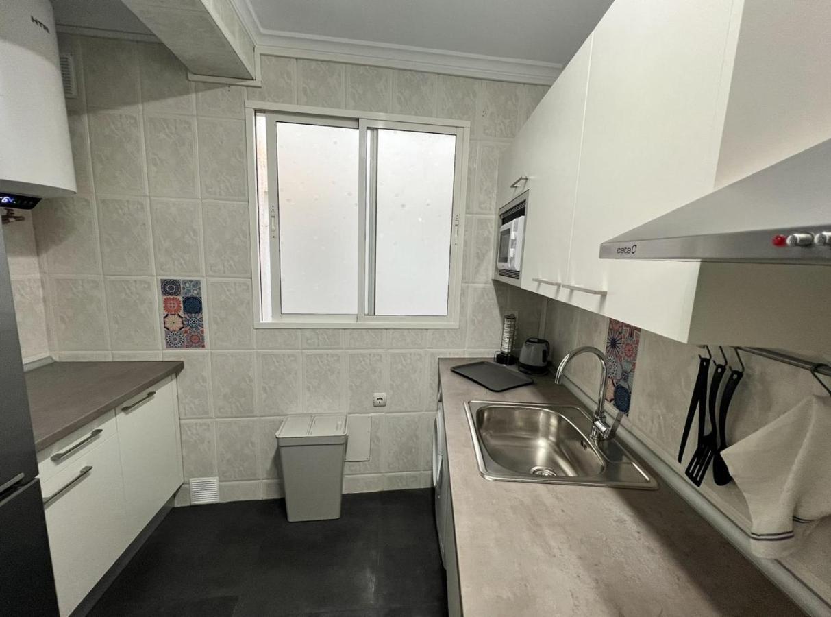 Holidays2Malaga 2 Bedroom Armengual De La Mota Close Shopping Center Kültér fotó