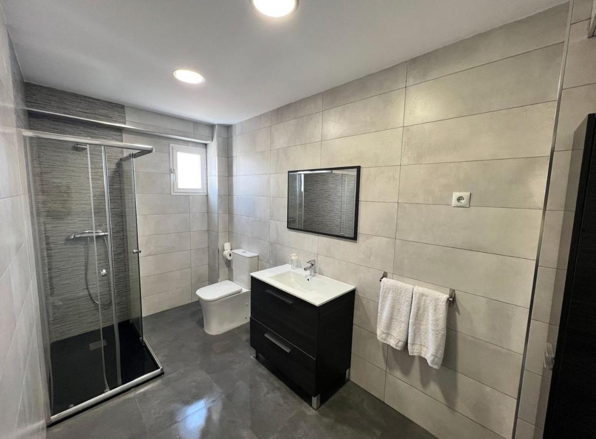 Holidays2Malaga 2 Bedroom Armengual De La Mota Close Shopping Center Kültér fotó