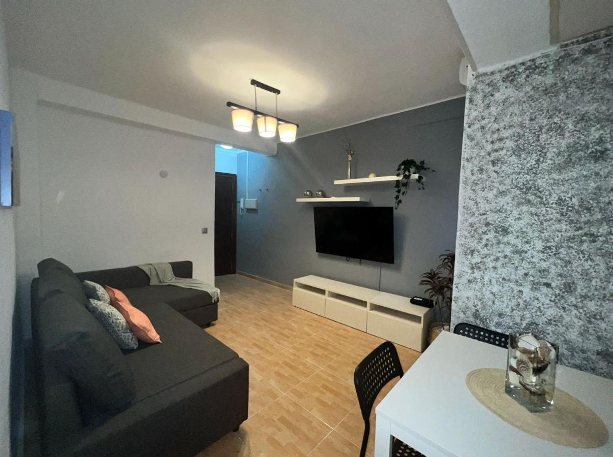 Holidays2Malaga 2 Bedroom Armengual De La Mota Close Shopping Center Kültér fotó