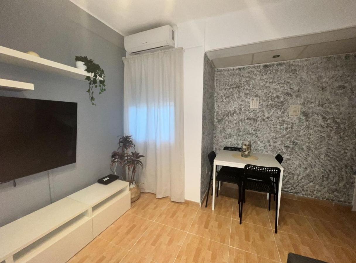 Holidays2Malaga 2 Bedroom Armengual De La Mota Close Shopping Center Kültér fotó