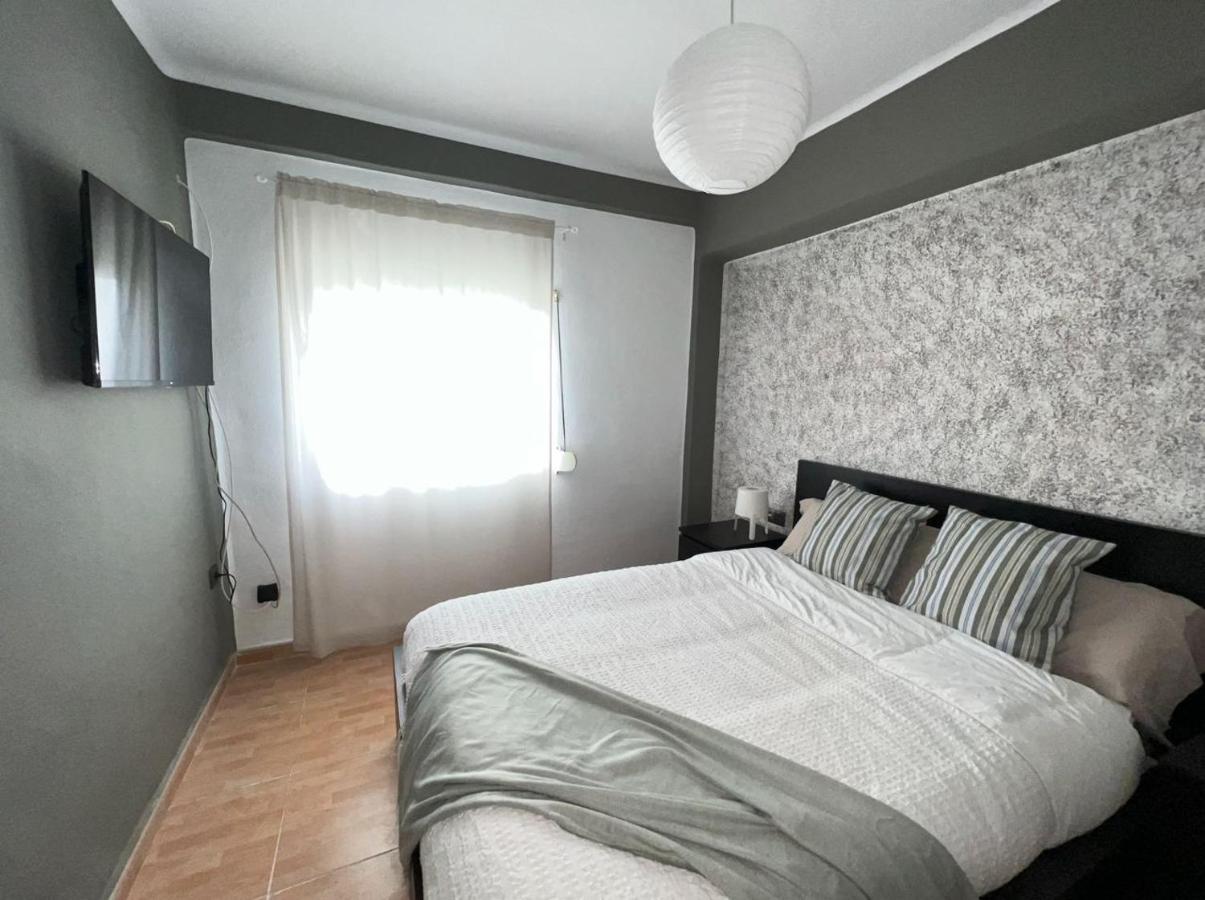 Holidays2Malaga 2 Bedroom Armengual De La Mota Close Shopping Center Kültér fotó