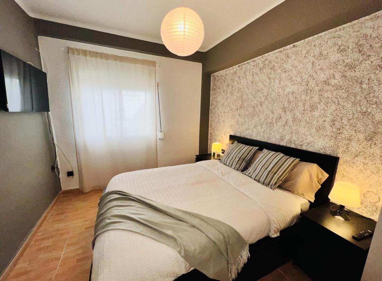 Holidays2Malaga 2 Bedroom Armengual De La Mota Close Shopping Center Kültér fotó